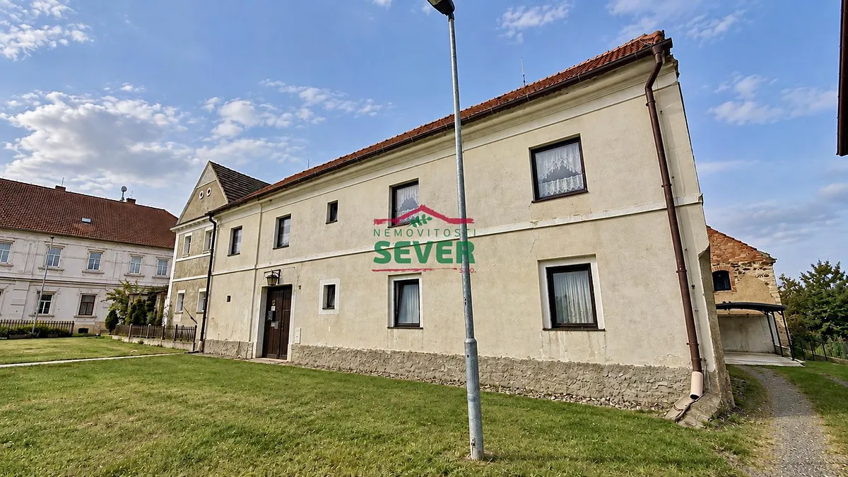 Prodej rodinného domu 712 m², pozemek 782 m²